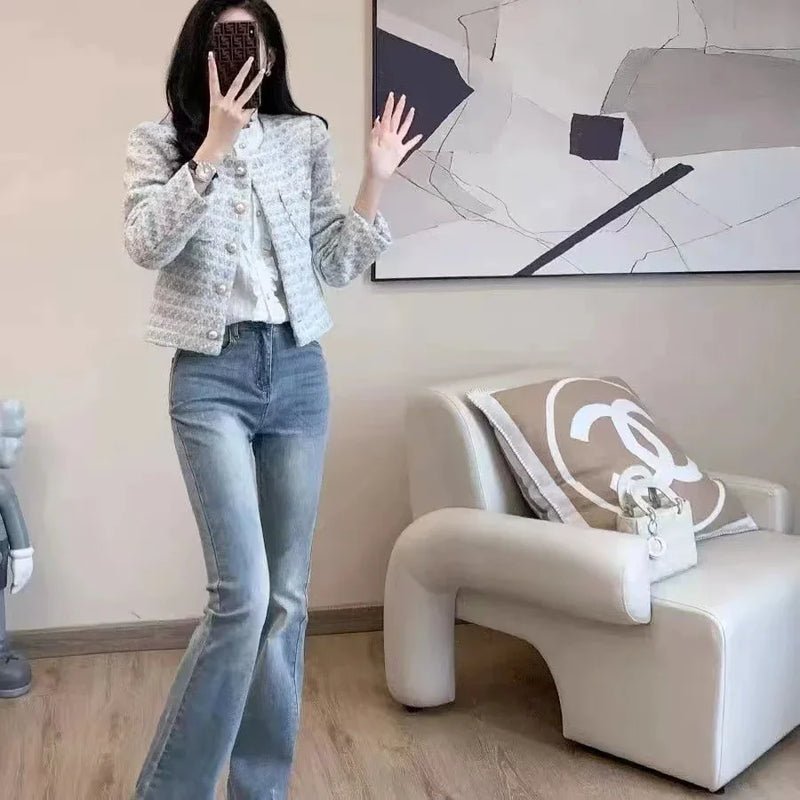 İnci Düğme Detaylı Kadın Kısa Blazer Ceket - Klasik ve Şık Tasarım