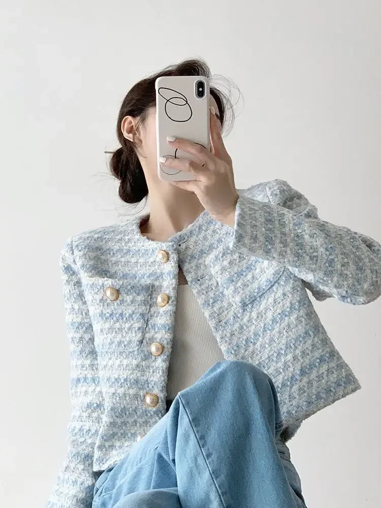 İnci Düğme Detaylı Kadın Kısa Blazer Ceket - Klasik ve Şık Tasarım