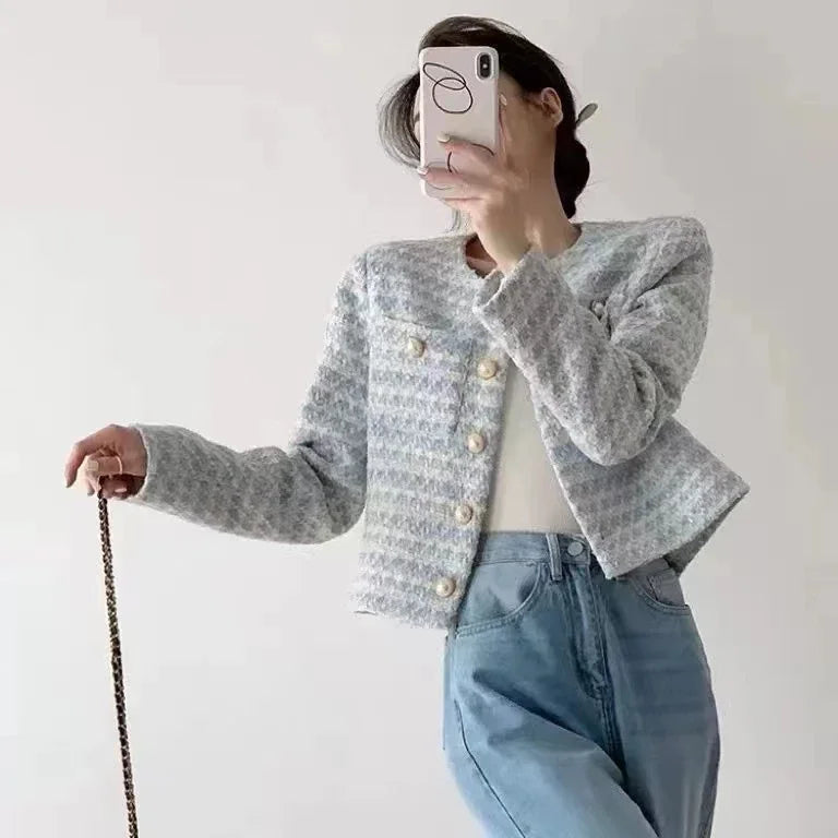 İnci Düğme Detaylı Kadın Kısa Blazer Ceket - Klasik ve Şık Tasarım