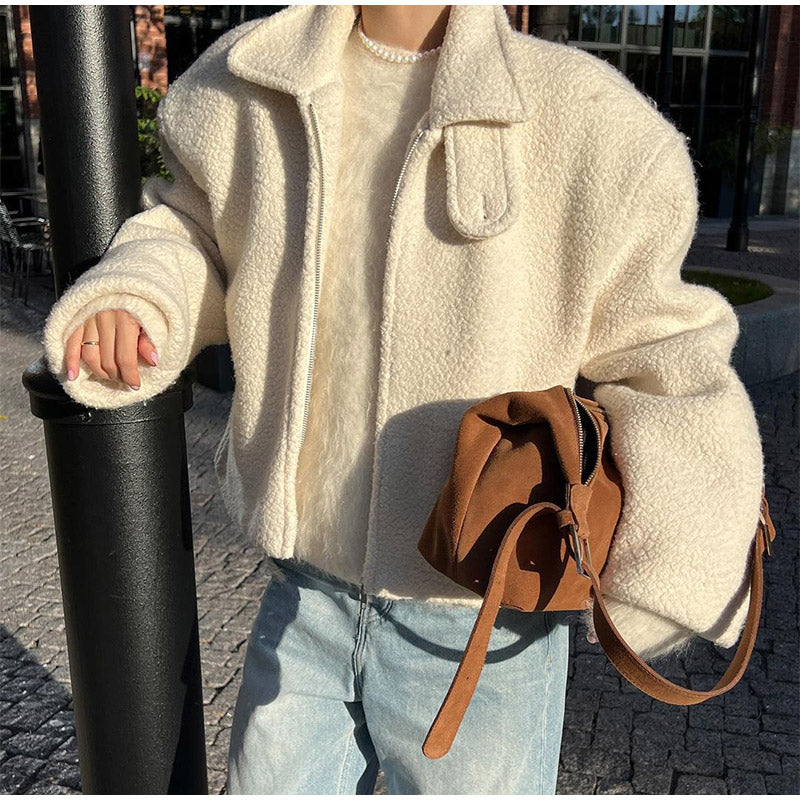 Günlük Şıklık İçin Peluş Ceket – Rahat ve Modern Tasarım