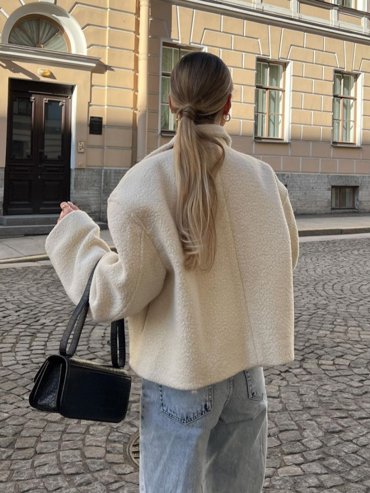 Günlük Şıklık İçin Peluş Ceket – Rahat ve Modern Tasarım